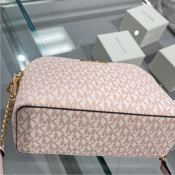 MICHAEL KORS Jet Set Medium Logo Dome - Picture 10 of 14